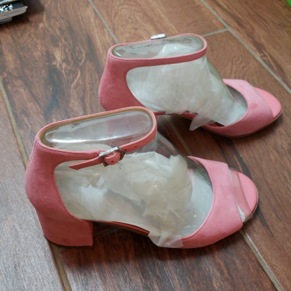 Shoes - Picture 2 of 4